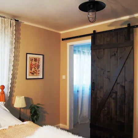 招待所 V Perine 3*